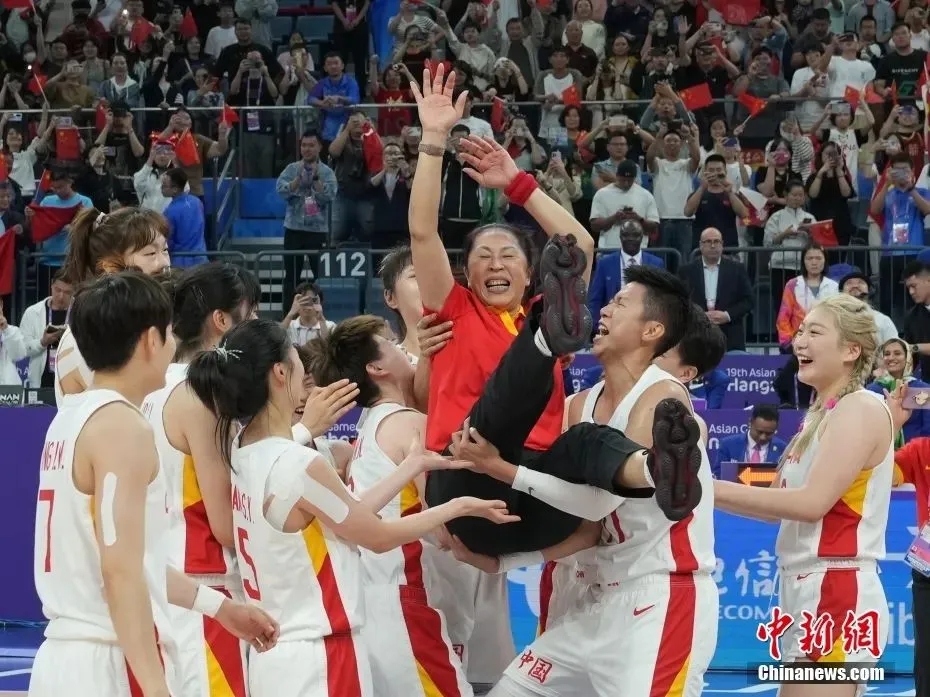 四川女篮卫冕WCBA冠军，李梦荣膺总决赛FMVP，豪门