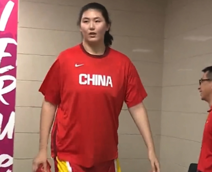 中国女篮险胜捷克小组出线难掩隐患