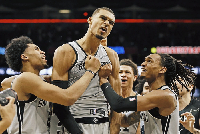 文班亚马等四星价值远超顶薪，球队争相奉上亿