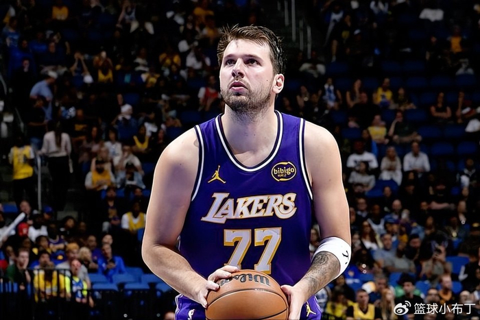 文班亚马等四星价值远超顶薪，球队争相奉上亿