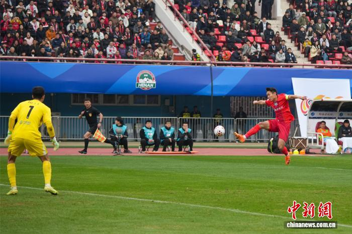 河南彩陶坊2-1力克云南玉昆 范晓恒镜头下的绿茵