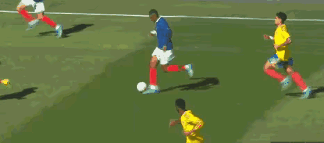 杜埃两球闪耀 法国队轮换取胜哥伦比亚