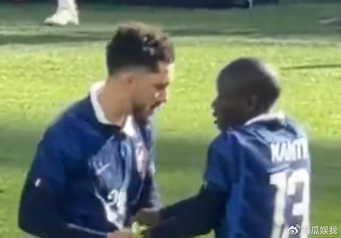 姆巴佩替补登场索要队长袖标引争议