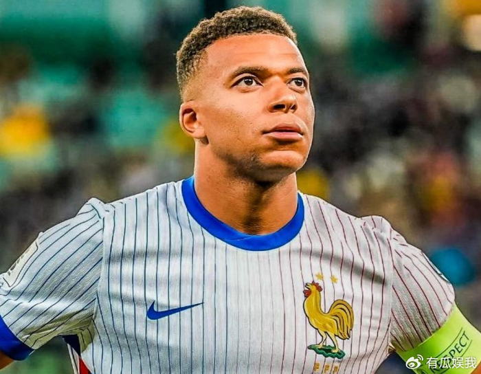 姆巴佩替补登场索要队长袖标引争议