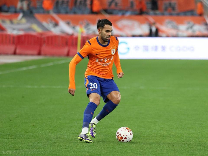 山东泰山两连败积分落后宿茂臻怒批球队缺乏逆