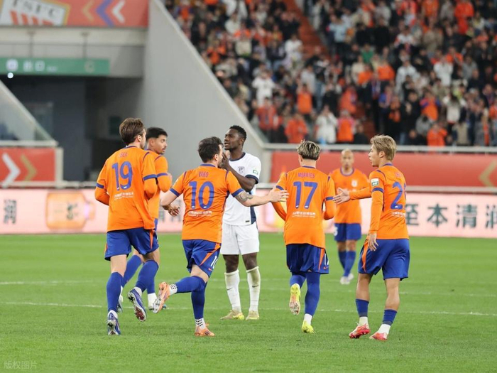 山东泰山两连败积分落后宿茂臻怒批球队缺乏逆